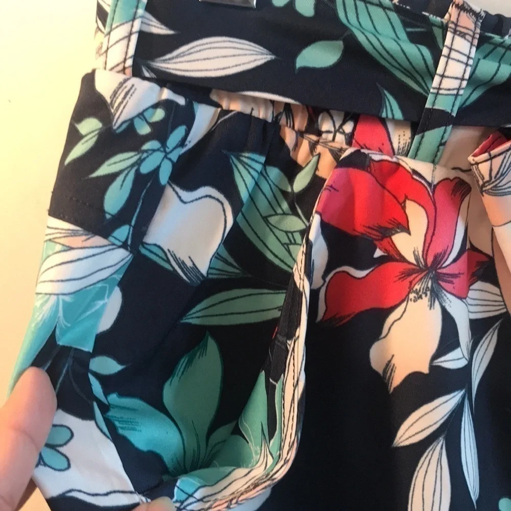 NWT St. John’s Bay Tropical Floral Skort